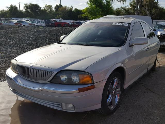 1LNHM86SX2Y708786 - 2002 LINCOLN LS 奶油色 照片 2