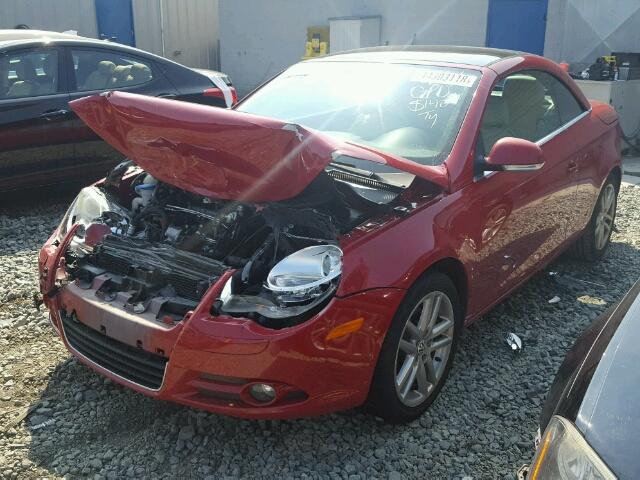 WVWFA71F98V014111 - 2008 VOLKSWAGEN EOS LUX Червоний фото 2