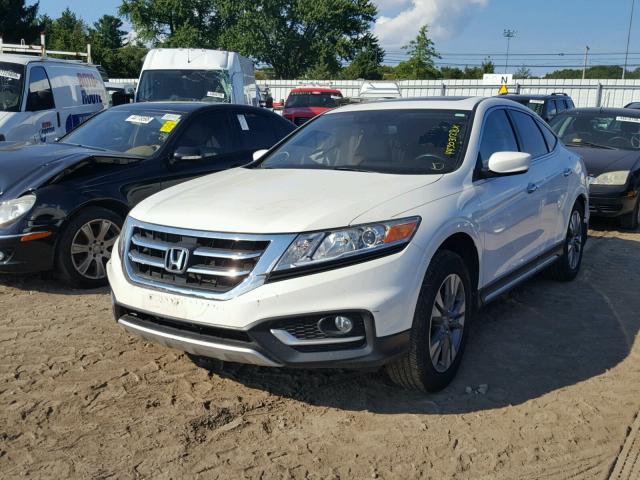 5J6TF2H5XDL000383 - 2013 HONDA CROSSTOUR WHITE photo 2