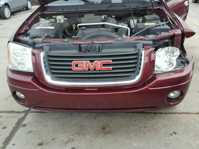 1GKDT13S652227513 - 2005 GMC ENVOY MAROON photo 7