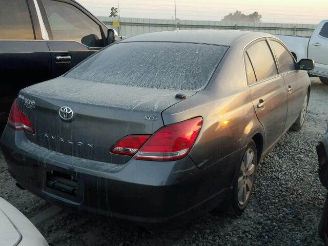 4T1BK36B06U156615 - 2006 TOYOTA AVALON XL GRAY photo 4