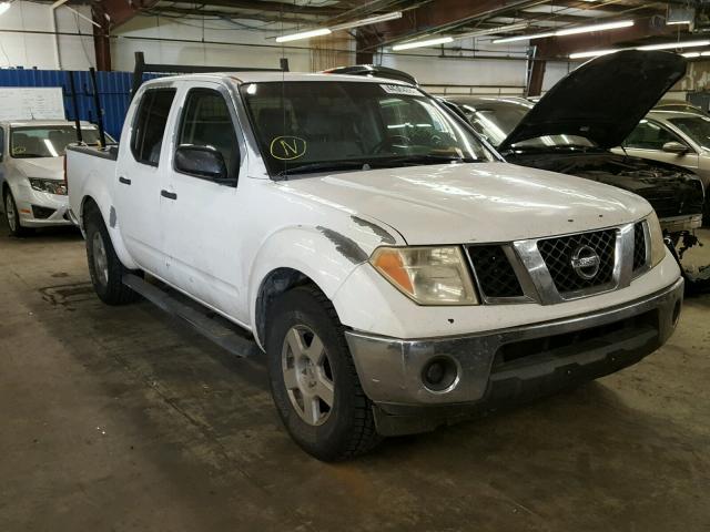 1N6AD07UX5C460299 - 2005 NISSAN FRONTIER WHITE photo 1