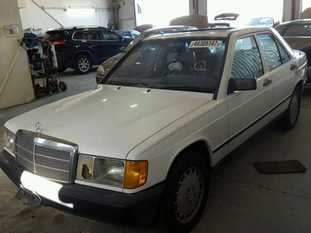 WDBDA24C2FF102242 - 1985 MERCEDES-BENZ 190 WHITE photo 2