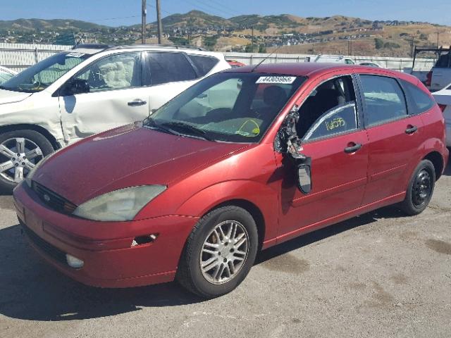 3FAFP373X3R173493 - 2003 FORD FOCUS ZX5 RED photo 2