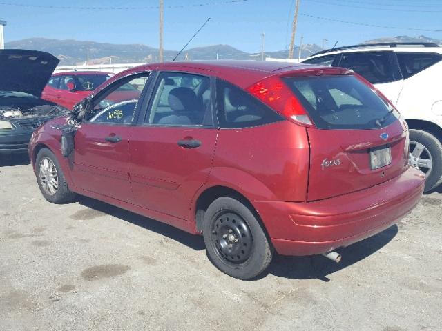3FAFP373X3R173493 - 2003 FORD FOCUS ZX5 RED photo 3