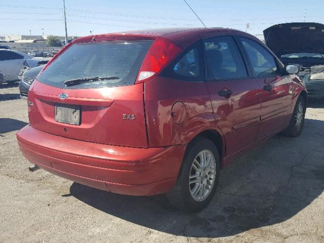 3FAFP373X3R173493 - 2003 FORD FOCUS ZX5 RED photo 4