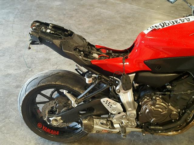 JYARM06E1FA003468 - 2015 YAMAHA FZ07 RED photo 9