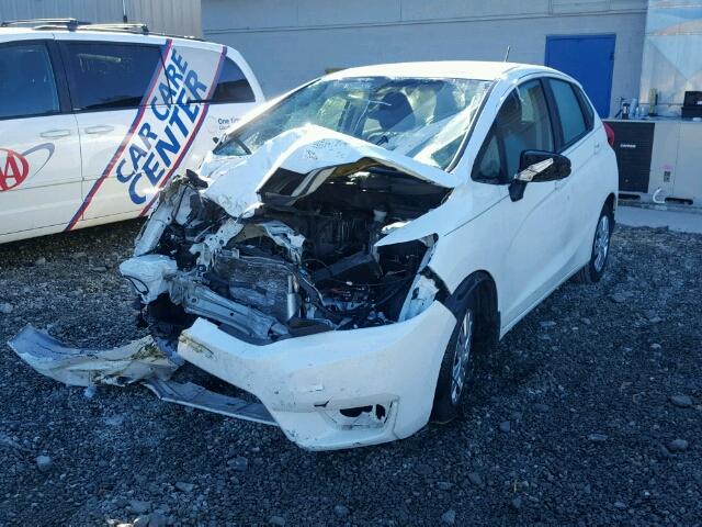 3HGGK5H54FM753317 - 2015 HONDA FIT LX WHITE photo 2