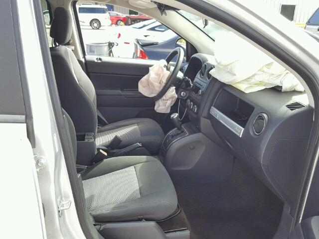 1C4NJCBA1ED552407 - 2014 JEEP COMPASS SP SILVER photo 5