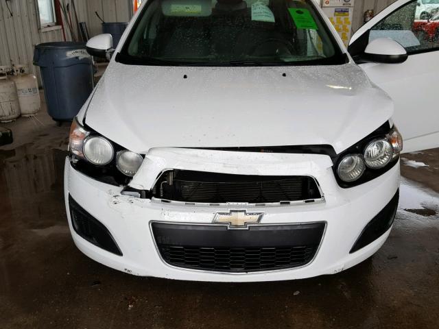 1G1JA5SH1D4215900 - 2013 CHEVROLET SONIC LS WHITE photo 7