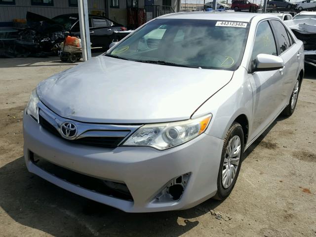 4T1BF1FK2CU052440 - 2012 TOYOTA CAMRY BASE ვერცხლისფერი ფოტო 2