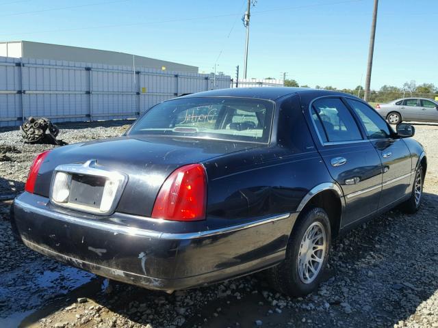 1LNHM82W22Y625359 - 2002 LINCOLN TOWN CAR BLACK photo 4