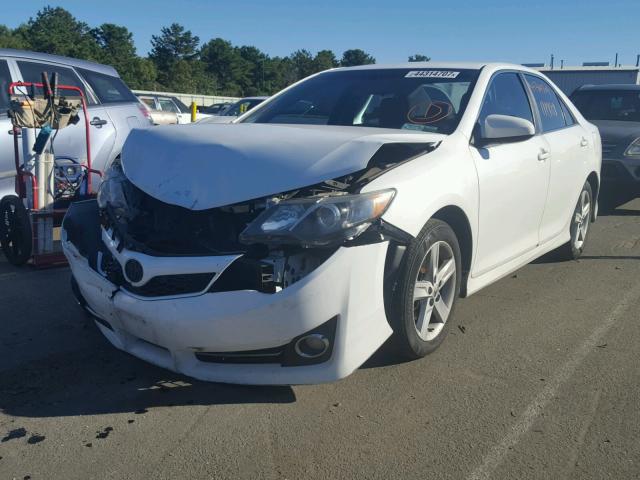 4T1BF1FK4CU569738 - 2012 TOYOTA CAMRY BASE WHITE photo 2