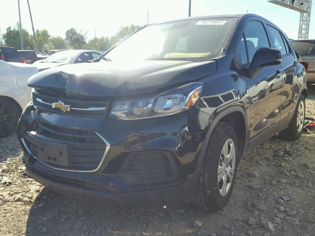 3GNCJKSB1HL235839 - 2017 CHEVROLET TRAX LS BLACK photo 2