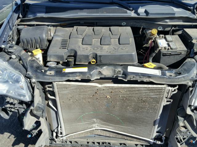 2A8HR64X79R633531 - 2009 CHRYSLER TOWN & COU BLUE photo 7