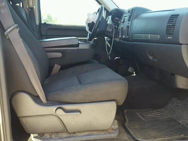 1GCPKSE76CF140324 - 2012 CHEVROLET SILVERADO SILVER photo 5