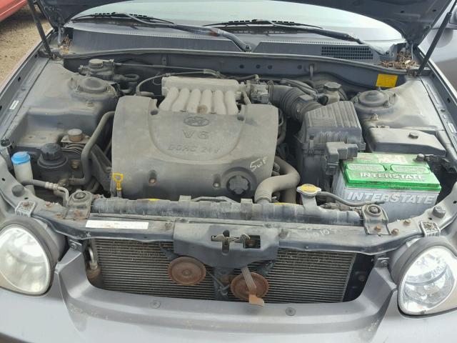 KMHWF25H32A581697 - 2002 HYUNDAI SONATA GL GRAY photo 7