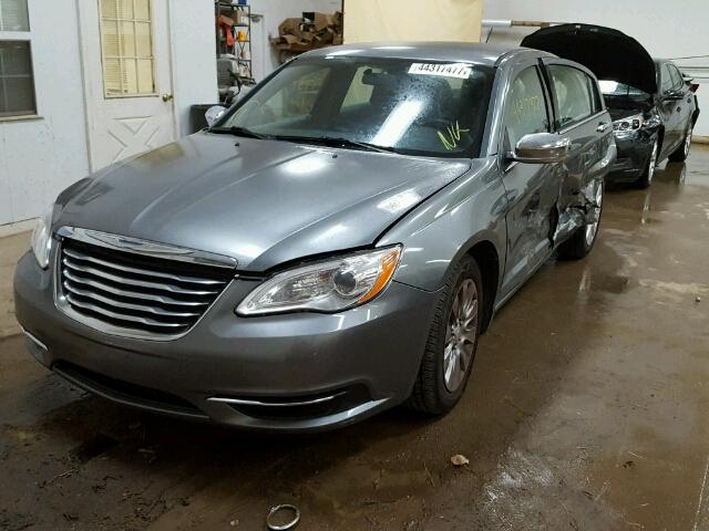 1C3CCBAB2CN134939 - 2012 CHRYSLER 200 LX GRAY photo 2