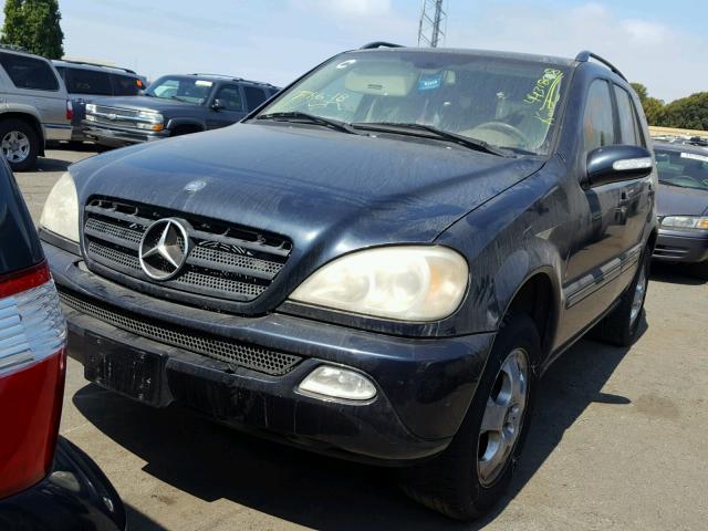 4JGAB57E13A404657 - 2003 MERCEDES-BENZ ML 350 BLUE photo 2