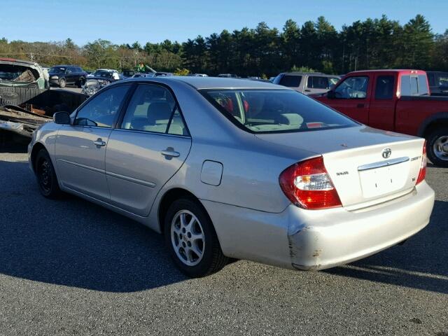 4T1BF32K14U587892 - 2004 TOYOTA CAMRY SILVER photo 3