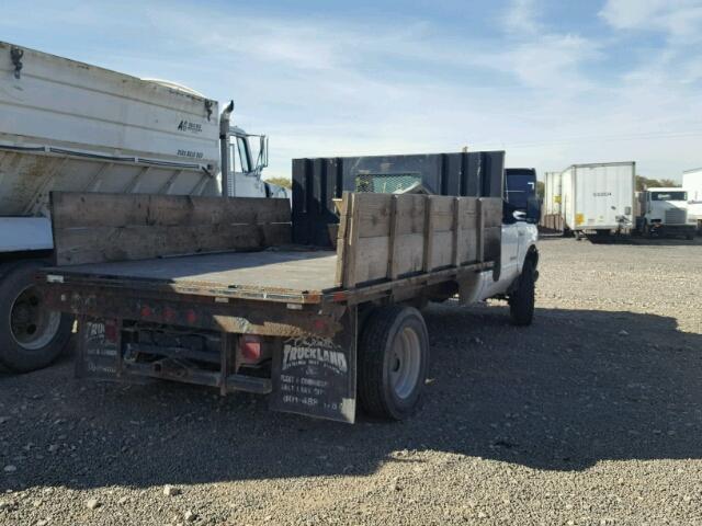 1FDAF57P44EC03433 - 2004 FORD F550 SUPER WHITE photo 4