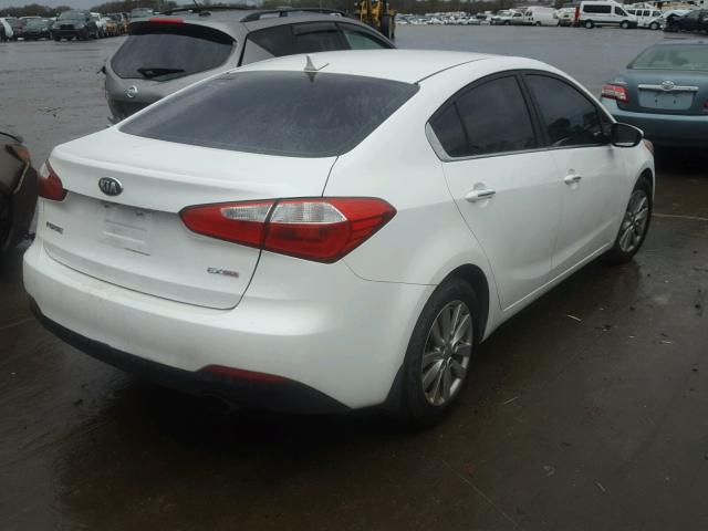 KNAFX4A84E5052076 - 2014 KIA FORTE EX WHITE photo 4