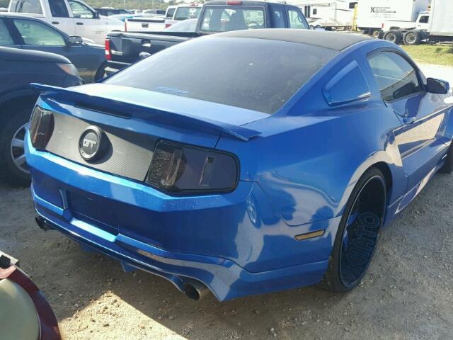 1ZVBP8CF6C5232402 - 2012 FORD MUSTANG BLUE photo 4