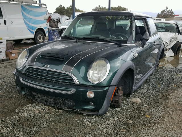 WMWRE33424TD78673 - 2004 MINI COOPER S GREEN photo 2