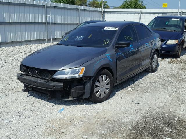 3VW2K7AJ0FM406608 - 2015 VOLKSWAGEN JETTA BASE GRAY photo 2