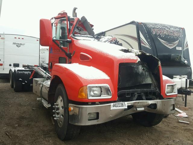 2NKMHZ7X47M173680 - 2007 KENWORTH CONSTRUCTI RED photo 1