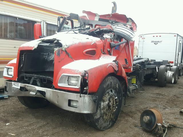 2NKMHZ7X47M173680 - 2007 KENWORTH CONSTRUCTI RED photo 2