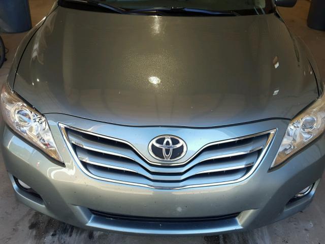 4T1BF3EK2BU606166 - 2011 TOYOTA CAMRY BASE BLUE photo 7