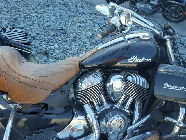 56KTRAAA3H3345298 - 2017 INDIAN MOTORCYCLE CO. ROADMASTER BLACK photo 5