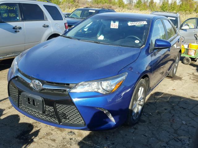 4T1BF1FK9FU969525 - 2015 TOYOTA CAMRY LE 蓝色 照片 2