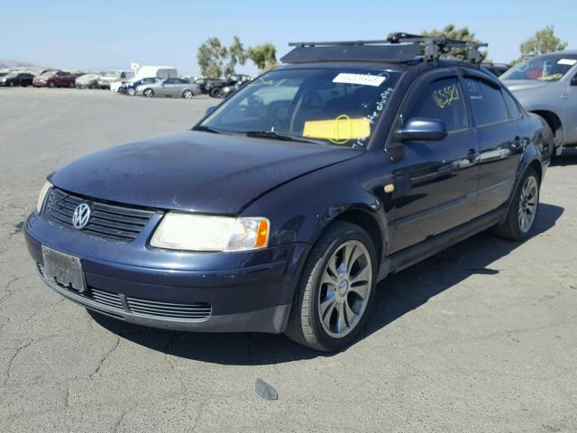 WVWPD63BXXE454143 - 1999 VOLKSWAGEN PASSAT GLX BLUE photo 2