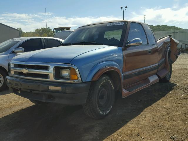 1GCCS1942S8221199 - 1995 CHEVROLET S TRUCK TWO TONE photo 2