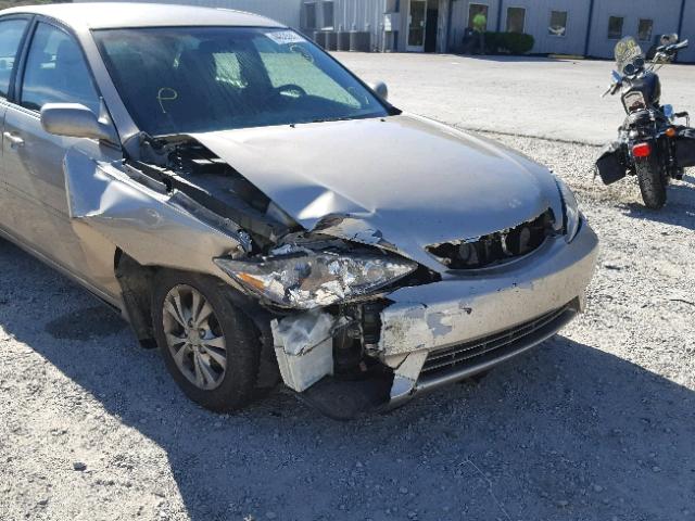 4T1BF32K75U591334 - 2005 TOYOTA CAMRY LE 金色 照片 9