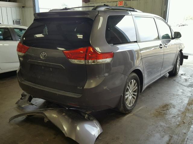 5TDYK3DC1CS271492 - 2012 TOYOTA SIENNA XLE GRAY photo 4