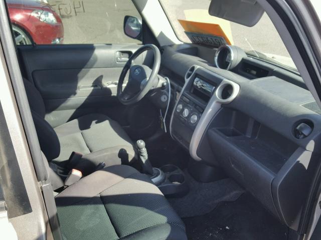 JTLKT334250203371 - 2005 TOYOTA SCION XB 棕色 照片 5