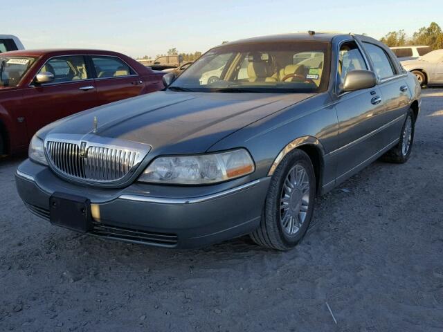 1LNHM83V46Y613788 - 2006 LINCOLN TOWN CAR D GREEN photo 2