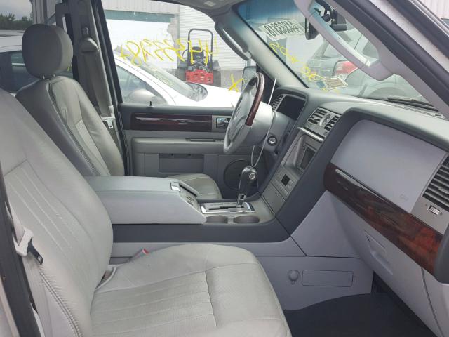 5LMFU28575LJ00881 - 2005 LINCOLN NAVIGATOR GRAY photo 5