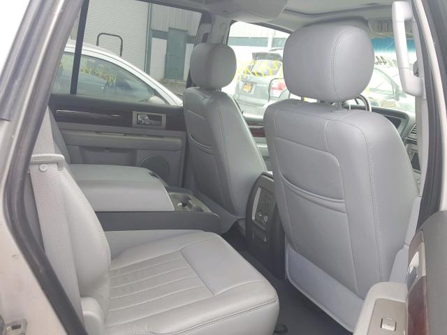 5LMFU28575LJ00881 - 2005 LINCOLN NAVIGATOR GRAY photo 6