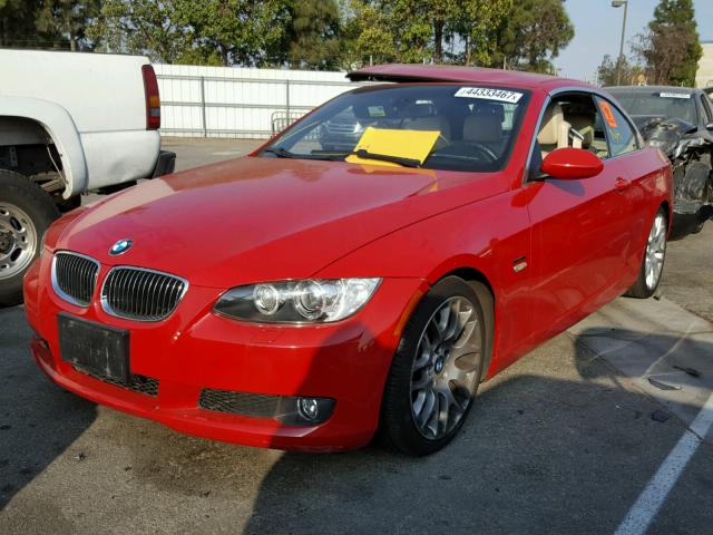 WBAWR33517PX79772 - 2007 BMW 328 I SULE RED photo 2