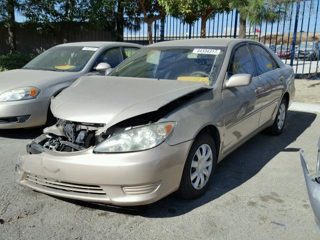 4T1BE32KX6U666919 - 2006 TOYOTA CAMRY LE GOLD photo 2