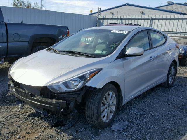 5NPDH4AE5GH702453 - 2016 HYUNDAI ELANTRA SE SILVER photo 2