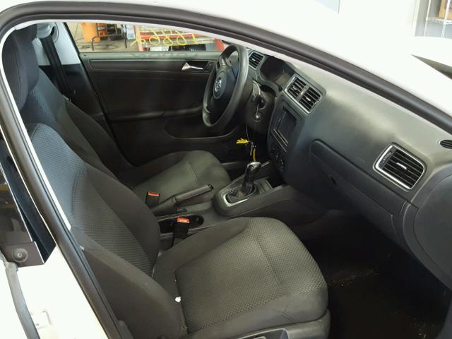 3VW2K7AJ3DM209476 - 2013 VOLKSWAGEN JETTA BASE Սպիտակ լուսանկար 5