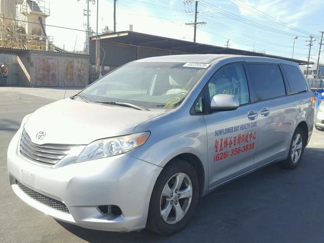 5TDKA3DC7CS014667 - 2012 TOYOTA SIENNA BAS SILVER photo 2