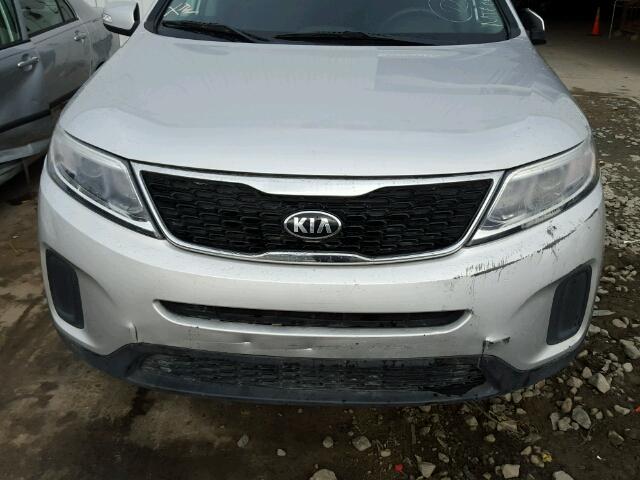 5XYKT4A74FG556897 - 2015 KIA SORENTO GRAY photo 9