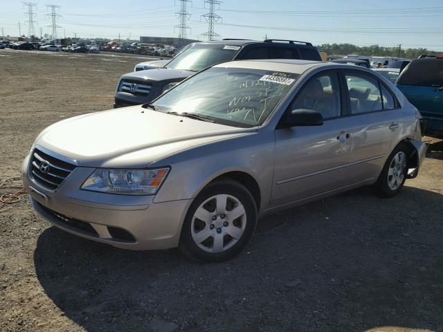 5NPET4AC0AH631364 - 2010 HYUNDAI SONATA TAN photo 2