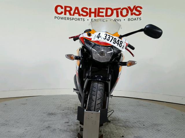 MLHMC4104D5300693 - 2013 HONDA CBR250 R ORANGE photo 3